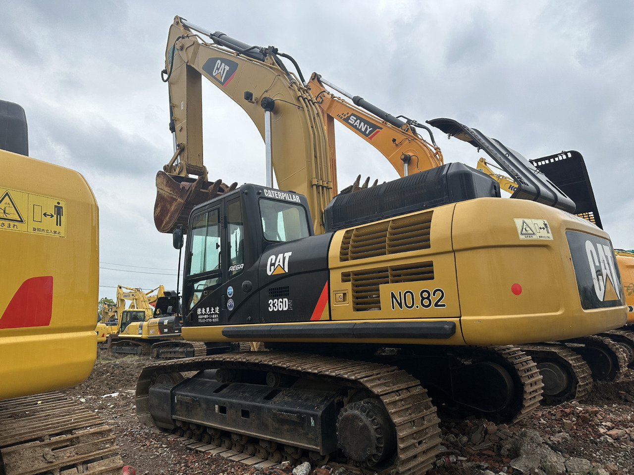 CAT 336D - Kotrógép: 1 kép. CAT 336D - Kotrógép: 1 kép.