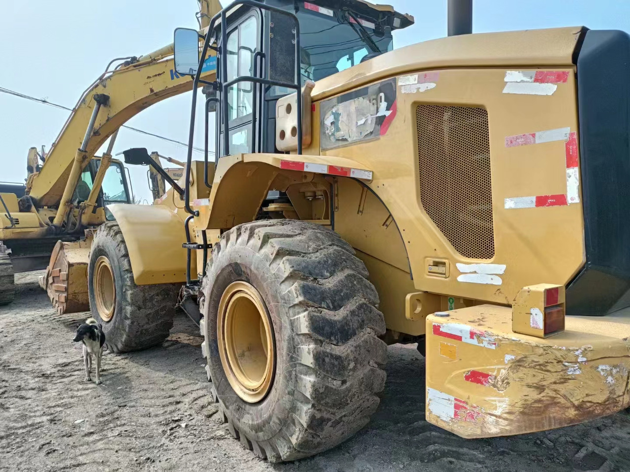 CAT Wheel loader 950G Genuine Click for Discount - Gumikerekes homlokrakodó: 2 kép. CAT Wheel loader 950G Genuine Click for Discount - Gumikerekes homlokrakodó: 2 kép.