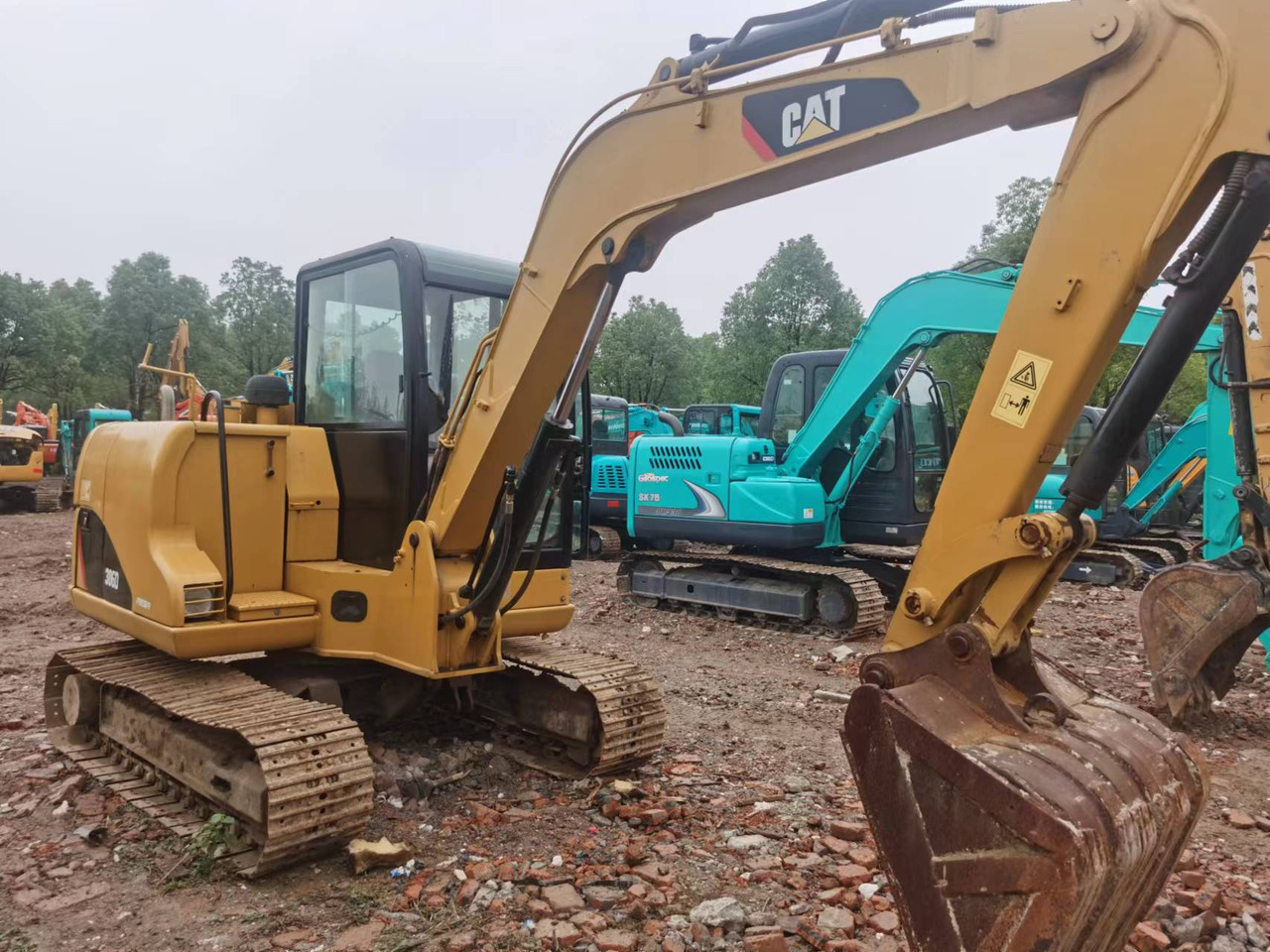 CATERPILLAR 306D - Lánctalpas kotró: 3 kép. CATERPILLAR 306D - Lánctalpas kotró: 3 kép.