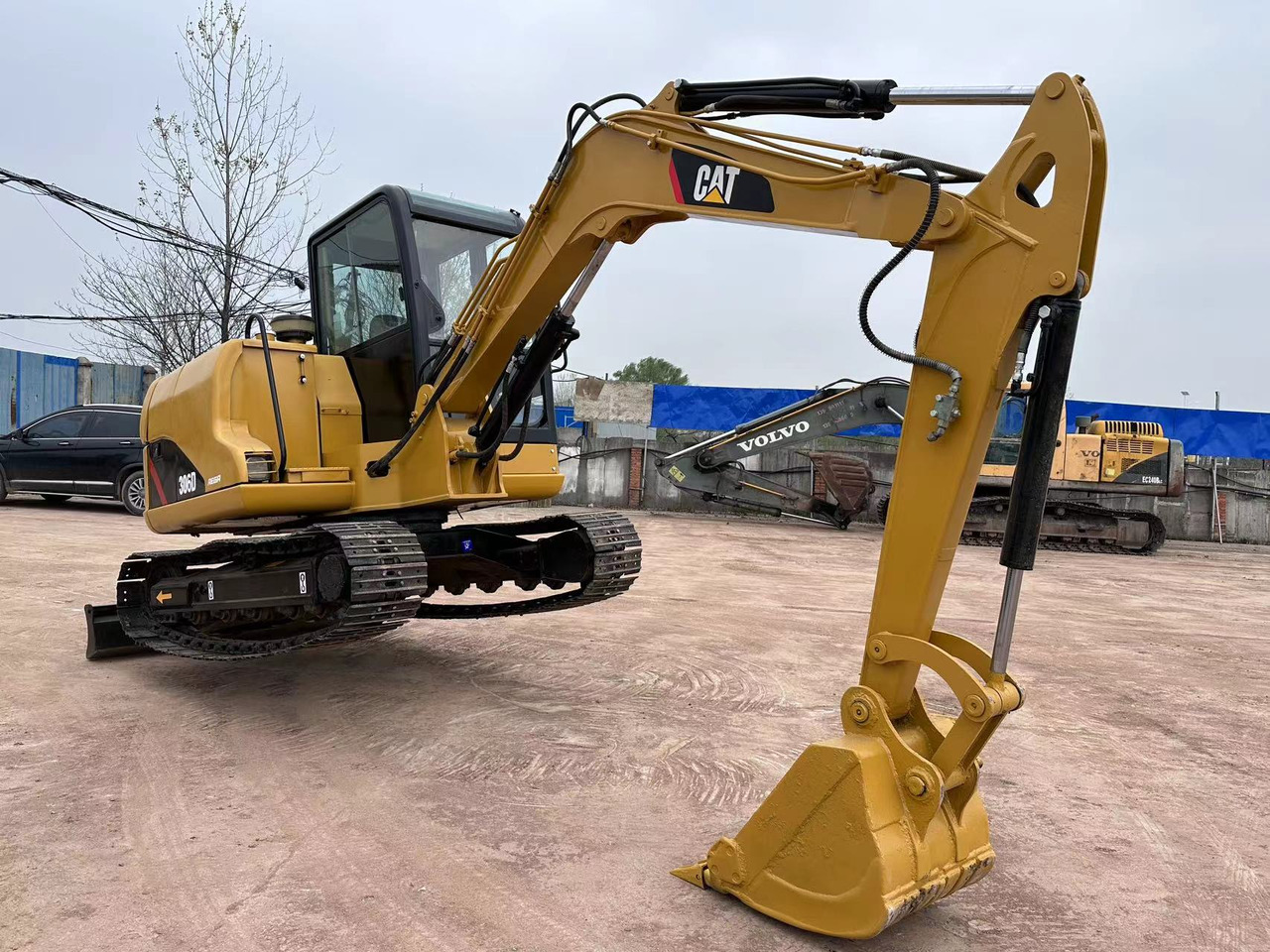 CATERPILLAR 306D - Minikotró: 5 kép. CATERPILLAR 306D - Minikotró: 5 kép.