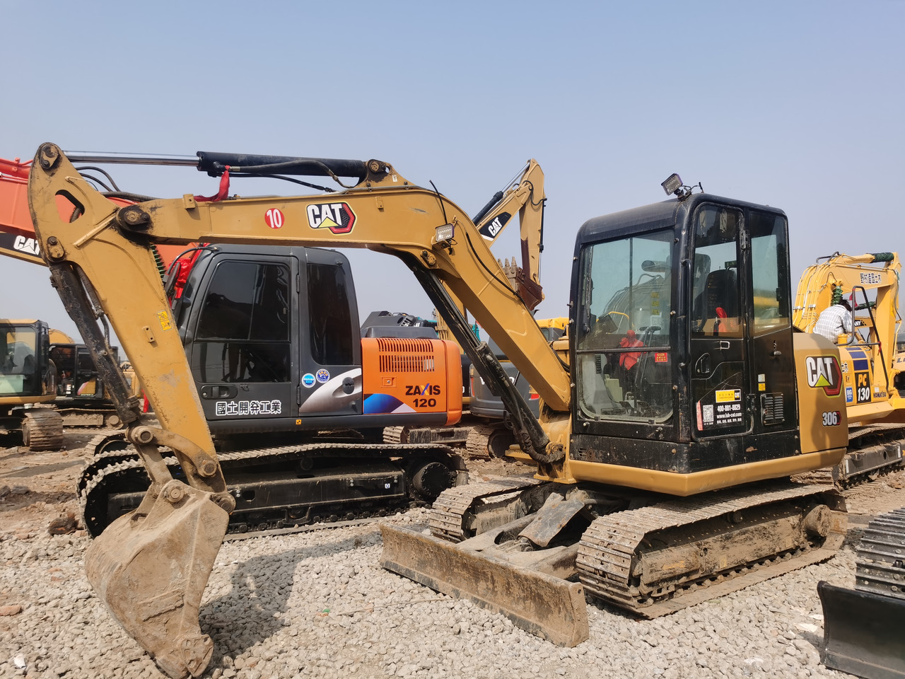 CATERPILLAR 306E2 - Lánctalpas kotró: 1 kép. CATERPILLAR 306E2 - Lánctalpas kotró: 1 kép.
