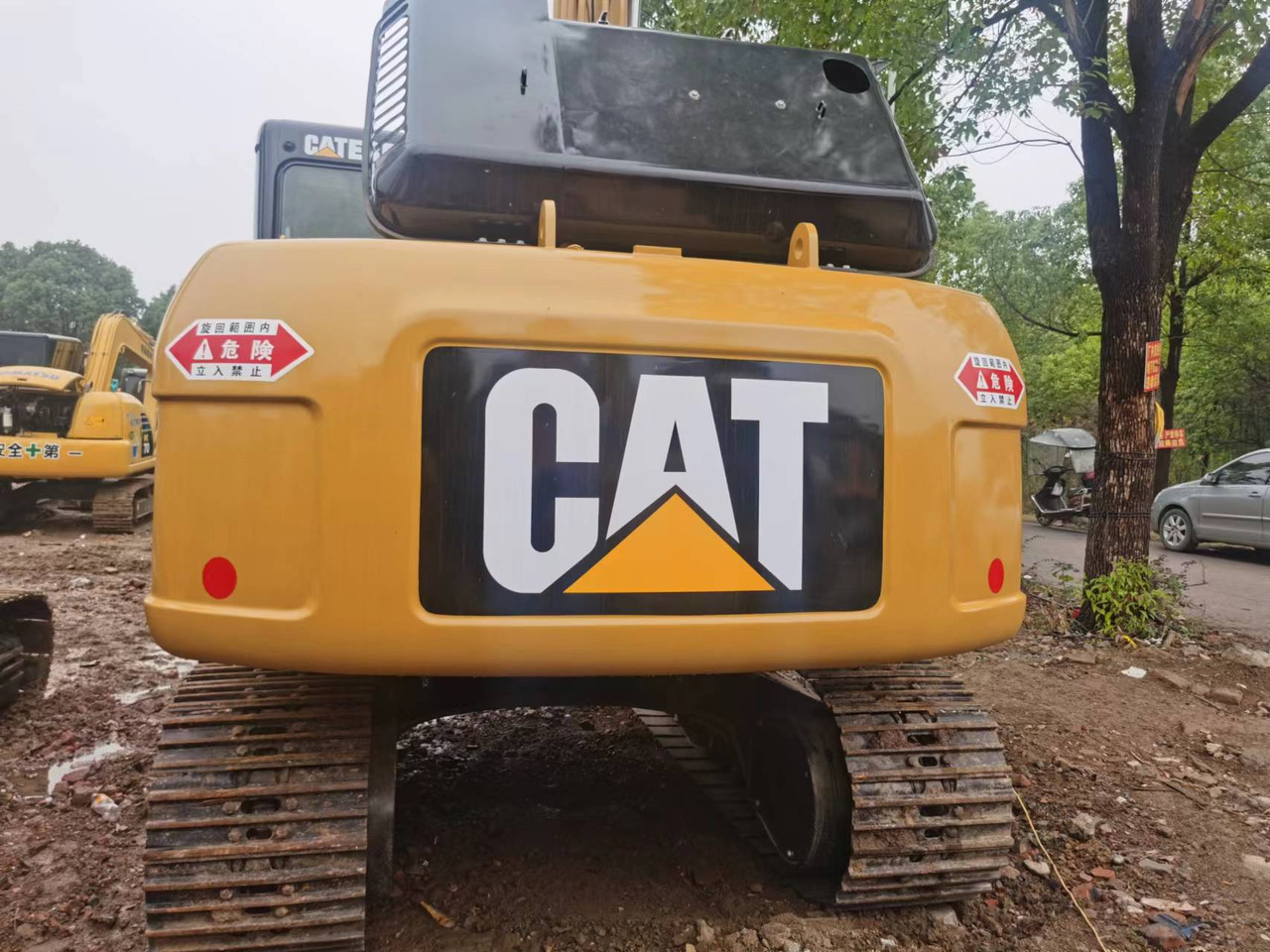CATERPILLAR 315D2L - Lánctalpas kotró: 4 kép. CATERPILLAR 315D2L - Lánctalpas kotró: 4 kép.