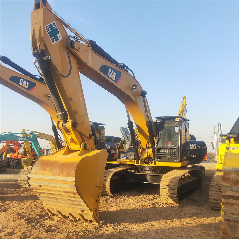 CATERPILLAR 336D - Lánctalpas kotró: 3 kép. CATERPILLAR 336D - Lánctalpas kotró: 3 kép.