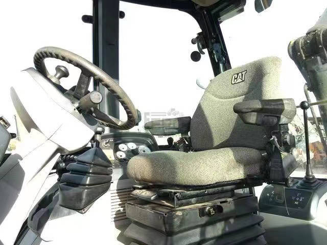 CATERPILLAR Backhoe Loader 420F Click Here for Discount - Kotrórakodó: 5 kép. CATERPILLAR Backhoe Loader 420F Click Here for Discount - Kotrórakodó: 5 kép.