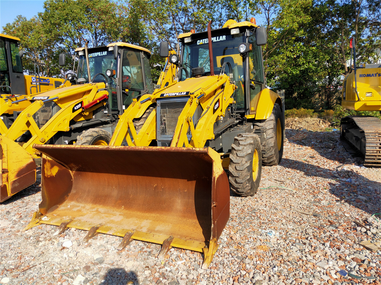 CATERPILLAR Backhoe Loader 420F Click Here for Discount - Kotrórakodó: 3 kép. CATERPILLAR Backhoe Loader 420F Click Here for Discount - Kotrórakodó: 3 kép.