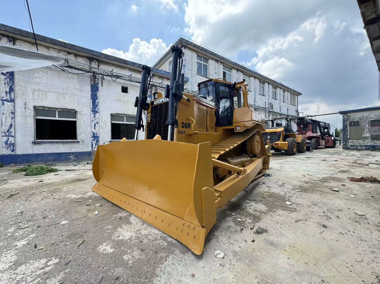 CATERPILLAR Bulldozer D8G Good Condition - Buldózer: 4 kép. CATERPILLAR Bulldozer D8G Good Condition - Buldózer: 4 kép.
