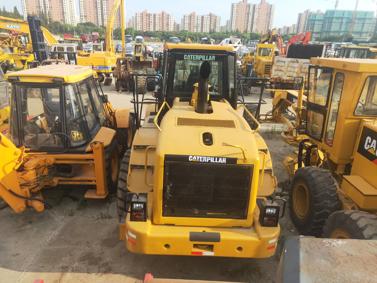 CATERPILLAR Wheel Loader 950G Click Here for Discount - Gumikerekes homlokrakodó: 4 kép. CATERPILLAR Wheel Loader 950G Click Here for Discount - Gumikerekes homlokrakodó: 4 kép.