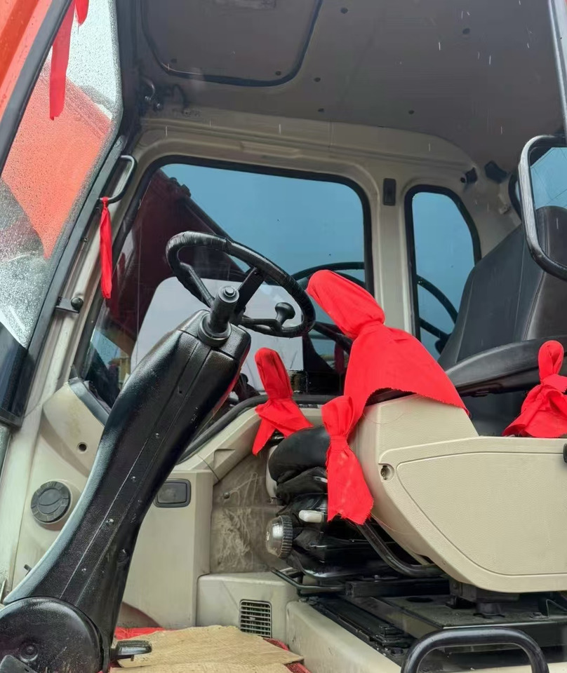 DOOSAN DX150W Wheel Excavator Good Condition - Gumikerekes kotró: 4 kép. DOOSAN DX150W Wheel Excavator Good Condition - Gumikerekes kotró: 4 kép.