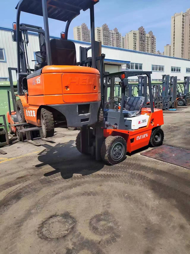 HELI 3.5Ton Forklift Click Here for Discount - Dízel targonca: 2 kép. HELI 3.5Ton Forklift Click Here for Discount - Dízel targonca: 2 kép.