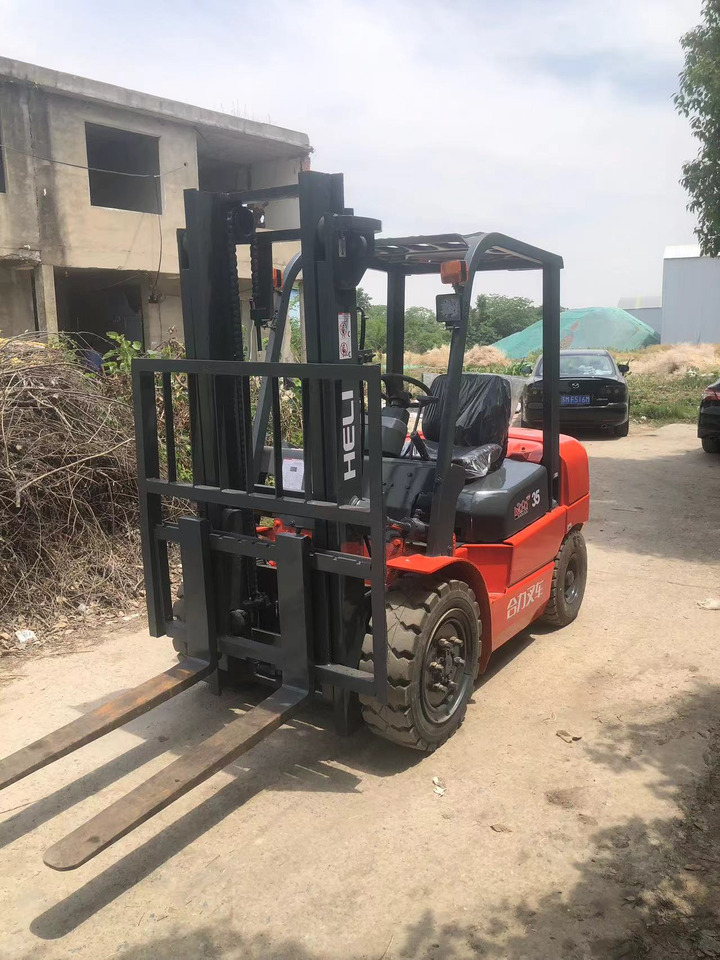 HELI 3.5ton Forklift Click here for Discount - Dízel targonca: 2 kép. HELI 3.5ton Forklift Click here for Discount - Dízel targonca: 2 kép.