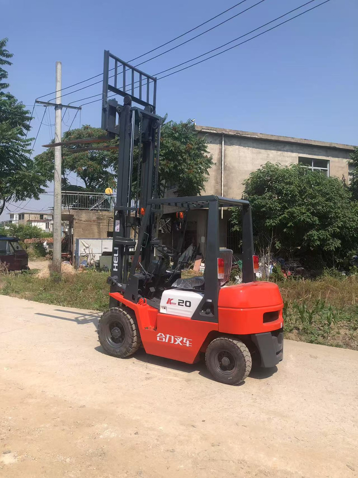 HELI Forklift K20 Click for Discount - Dízel targonca: 1 kép. HELI Forklift K20 Click for Discount - Dízel targonca: 1 kép.