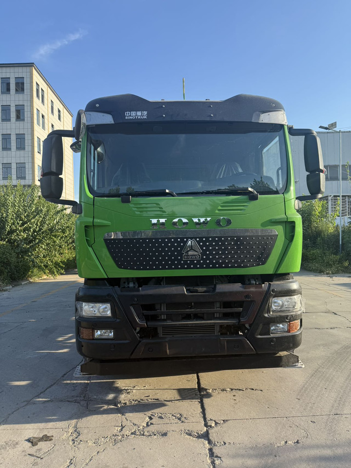 HOWO 8*4 TX Dump Truck Click for Discount - Billenőplatós teherautó: 1 kép. HOWO 8*4 TX Dump Truck Click for Discount - Billenőplatós teherautó: 1 kép.