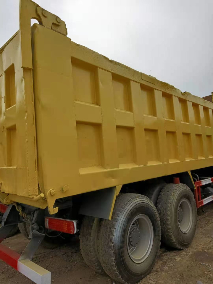 HOWO Dump Truck 371 6/4 Click Here for Discount - Billenőplatós teherautó: 3 kép. HOWO Dump Truck 371 6/4 Click Here for Discount - Billenőplatós teherautó: 3 kép.