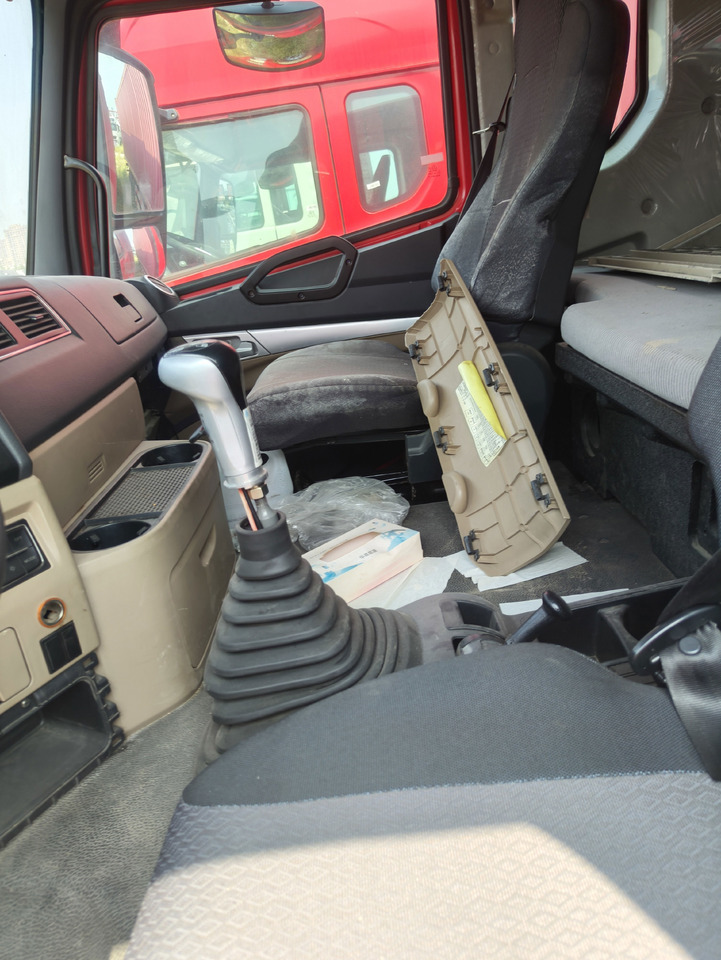 HOWO HaoHan N6 Box Truck 6*2 Click Here for Discount - Dobozos felépítményű teherautó: 5 kép. HOWO HaoHan N6 Box Truck 6*2 Click Here for Discount - Dobozos felépítményű teherautó: 5 kép.