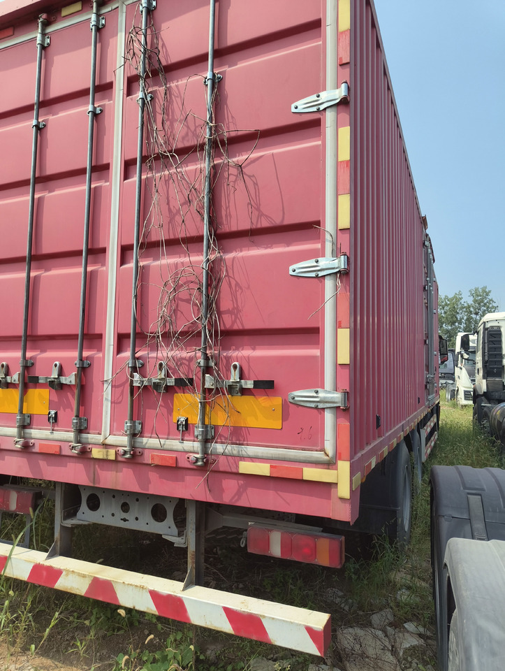 HOWO Haohan N7 Box Truck Click Here for Discount - Dobozos felépítményű teherautó: 4 kép. HOWO Haohan N7 Box Truck Click Here for Discount - Dobozos felépítményű teherautó: 4 kép.
