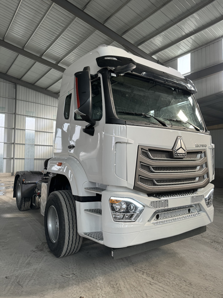HOWO Truck Unit 4*2 Click for Discount - Billenőplatós teherautó: 2 kép. HOWO Truck Unit 4*2 Click for Discount - Billenőplatós teherautó: 2 kép.