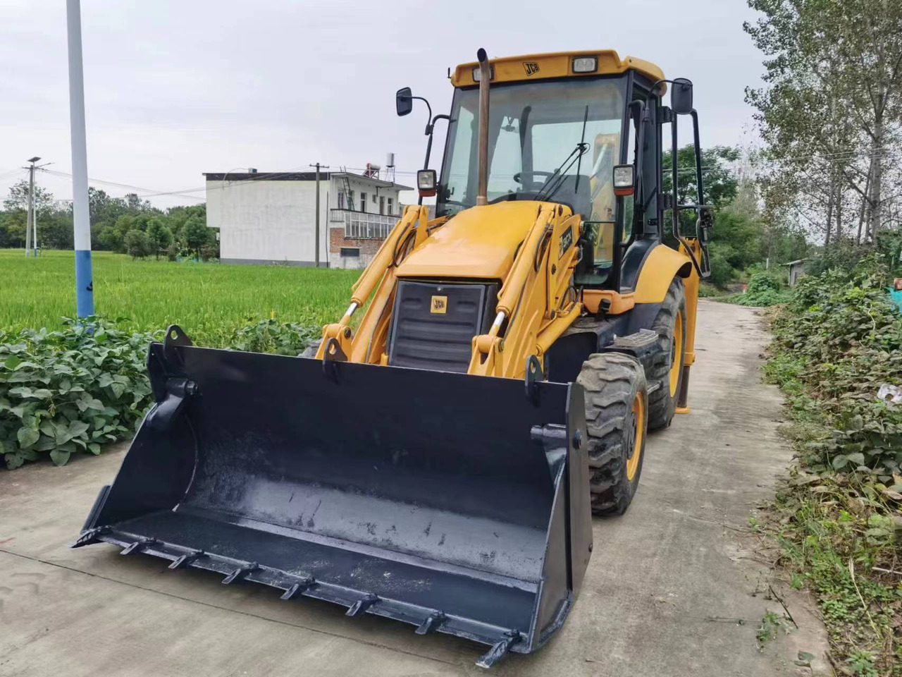 JCB Backhoe Loader 3CX Click Here for Discount - Kotrórakodó: 2 kép. JCB Backhoe Loader 3CX Click Here for Discount - Kotrórakodó: 2 kép.