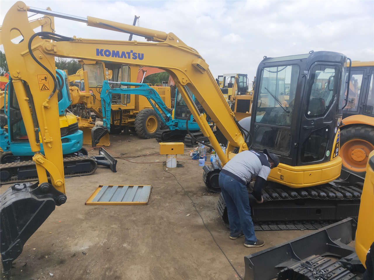 KOMATSU Mini Excavator PC50MR lízing KOMATSU Mini Excavator PC50MR: 7 kép. KOMATSU Mini Excavator PC50MR lízing KOMATSU Mini Excavator PC50MR: 7 kép.