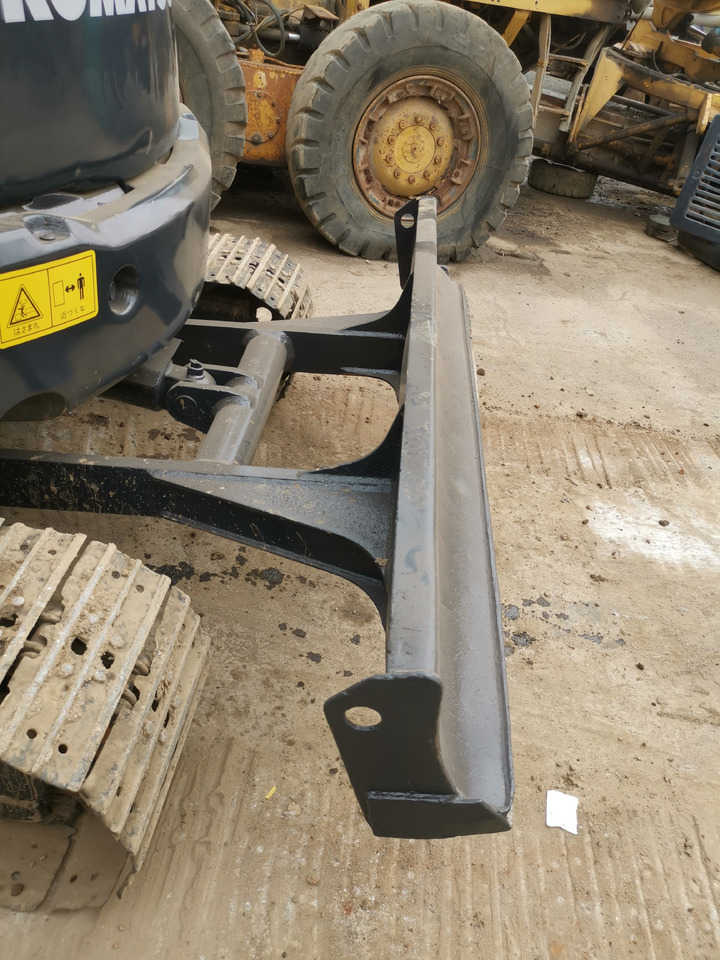 Lánctalpas kotró KOMATSU PC35MR: 8 kép.