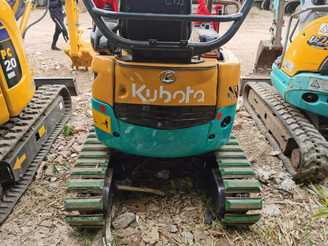 KUBOTA U15 - Minikotró: 5 kép. KUBOTA U15 - Minikotró: 5 kép.