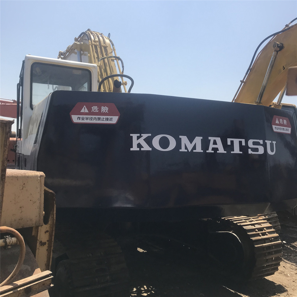 Komatsu Excavator PC200-5 - Kotrógép: 5 kép. Komatsu Excavator PC200-5 - Kotrógép: 5 kép.