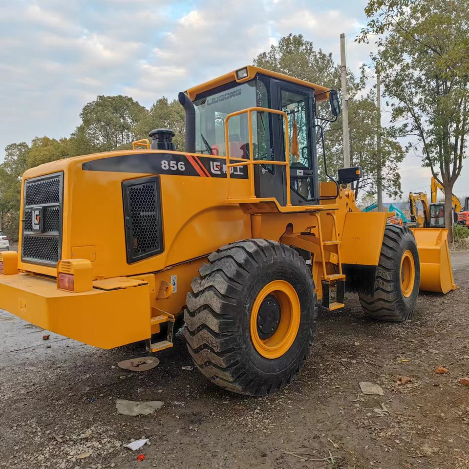 LIUGONG 856 Wheel Loader Click Here for Discount - Gumikerekes homlokrakodó: 2 kép. LIUGONG 856 Wheel Loader Click Here for Discount - Gumikerekes homlokrakodó: 2 kép.