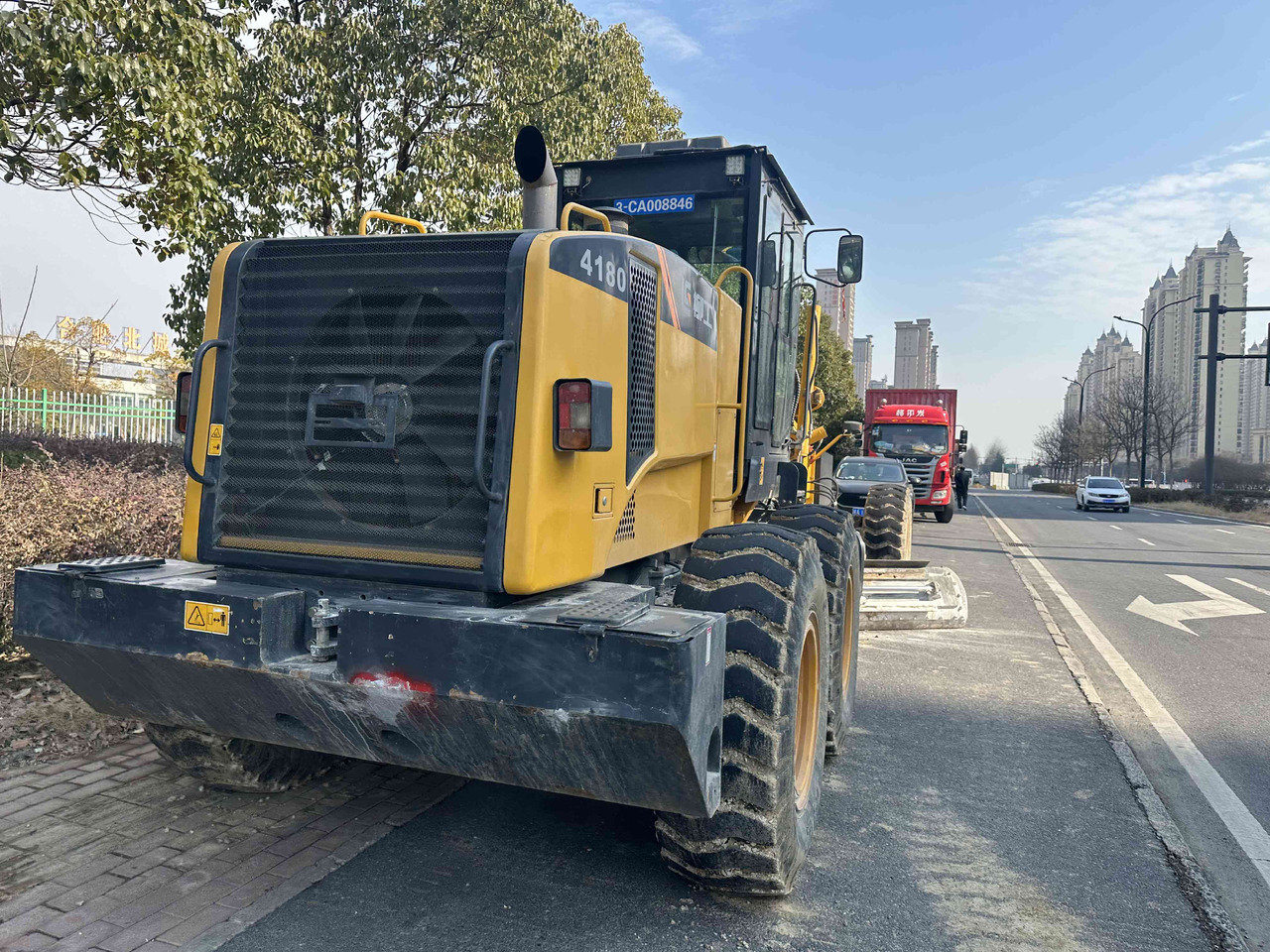 LIUGONG Grader 4180 - Gréder: 2 kép. LIUGONG Grader 4180 - Gréder: 2 kép.