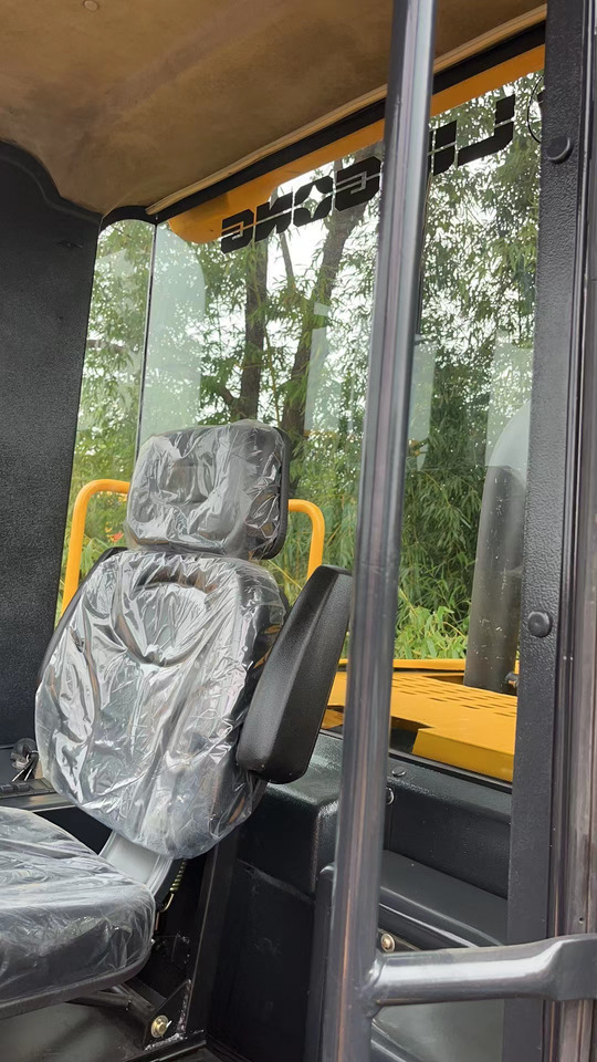 Liugong 856Wheel Loader Click for Discount - Gumikerekes homlokrakodó: 3 kép. Liugong 856Wheel Loader Click for Discount - Gumikerekes homlokrakodó: 3 kép.