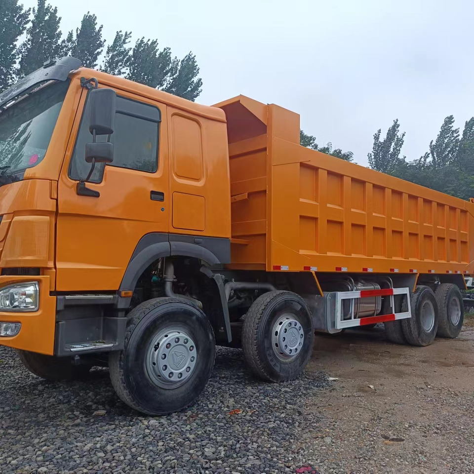 SINOTRUK 8x4 HOWO Dump Truck Click for Discount - Billenőplatós teherautó: 3 kép. SINOTRUK 8x4 HOWO Dump Truck Click for Discount - Billenőplatós teherautó: 3 kép.