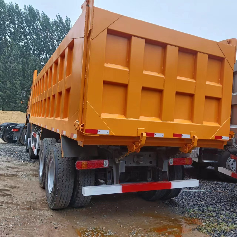 SINOTRUK 8x4 HOWO Dump Truck Click for Discount - Billenőplatós teherautó: 4 kép. SINOTRUK 8x4 HOWO Dump Truck Click for Discount - Billenőplatós teherautó: 4 kép.