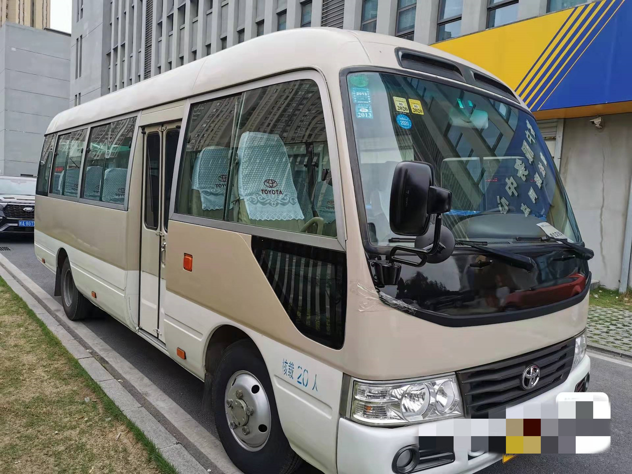 TOYOTA Coaster - Városi busz: 4 kép. TOYOTA Coaster - Városi busz: 4 kép.