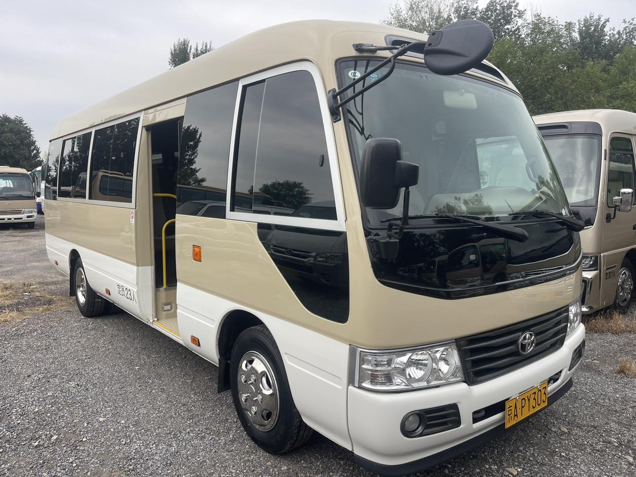 TOYOTA Coaster - Városi busz: 5 kép. TOYOTA Coaster - Városi busz: 5 kép.