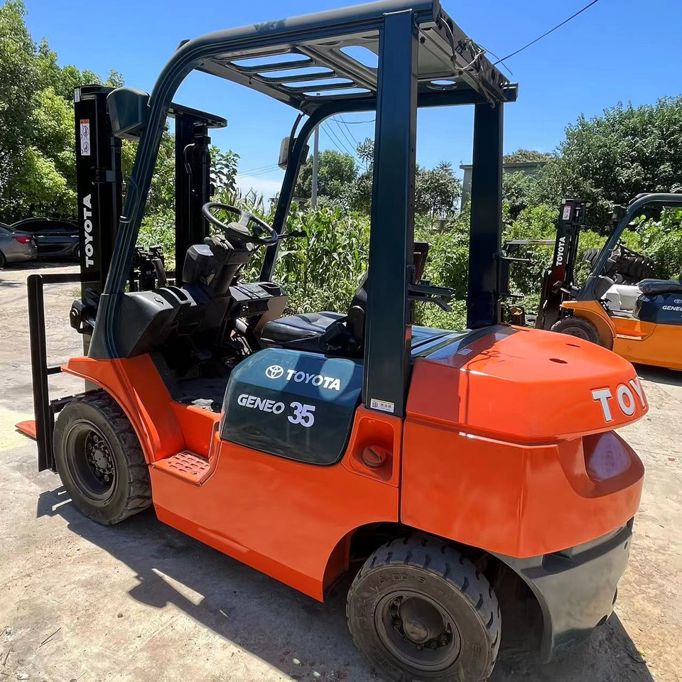 Dízel targonca TOYOTA FD35 Forklift 3.5Ton: 6 kép. Dízel targonca TOYOTA FD35 Forklift 3.5Ton: 6 kép.