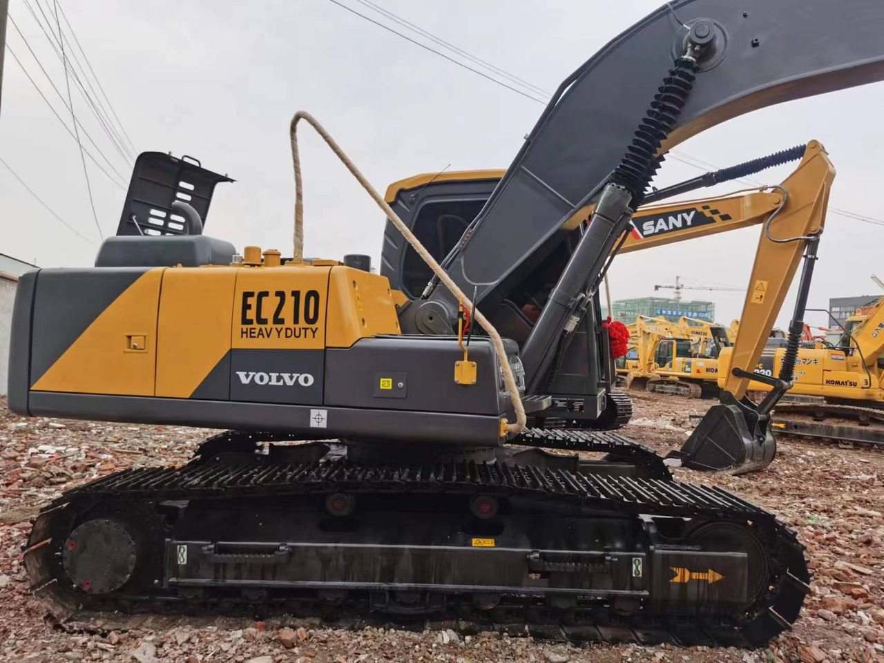 VOLVO EC210 - Lánctalpas kotró: 1 kép. VOLVO EC210 - Lánctalpas kotró: 1 kép.