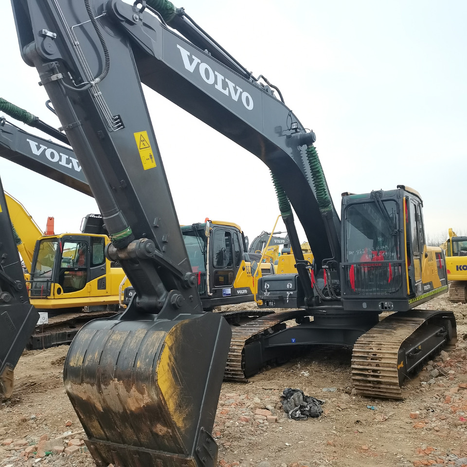 VOLVO EC240 - Lánctalpas kotró: 1 kép. VOLVO EC240 - Lánctalpas kotró: 1 kép.