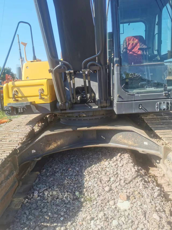 VOLVO Excavator EC290 Click for Discount - Lánctalpas kotró: 4 kép. VOLVO Excavator EC290 Click for Discount - Lánctalpas kotró: 4 kép.