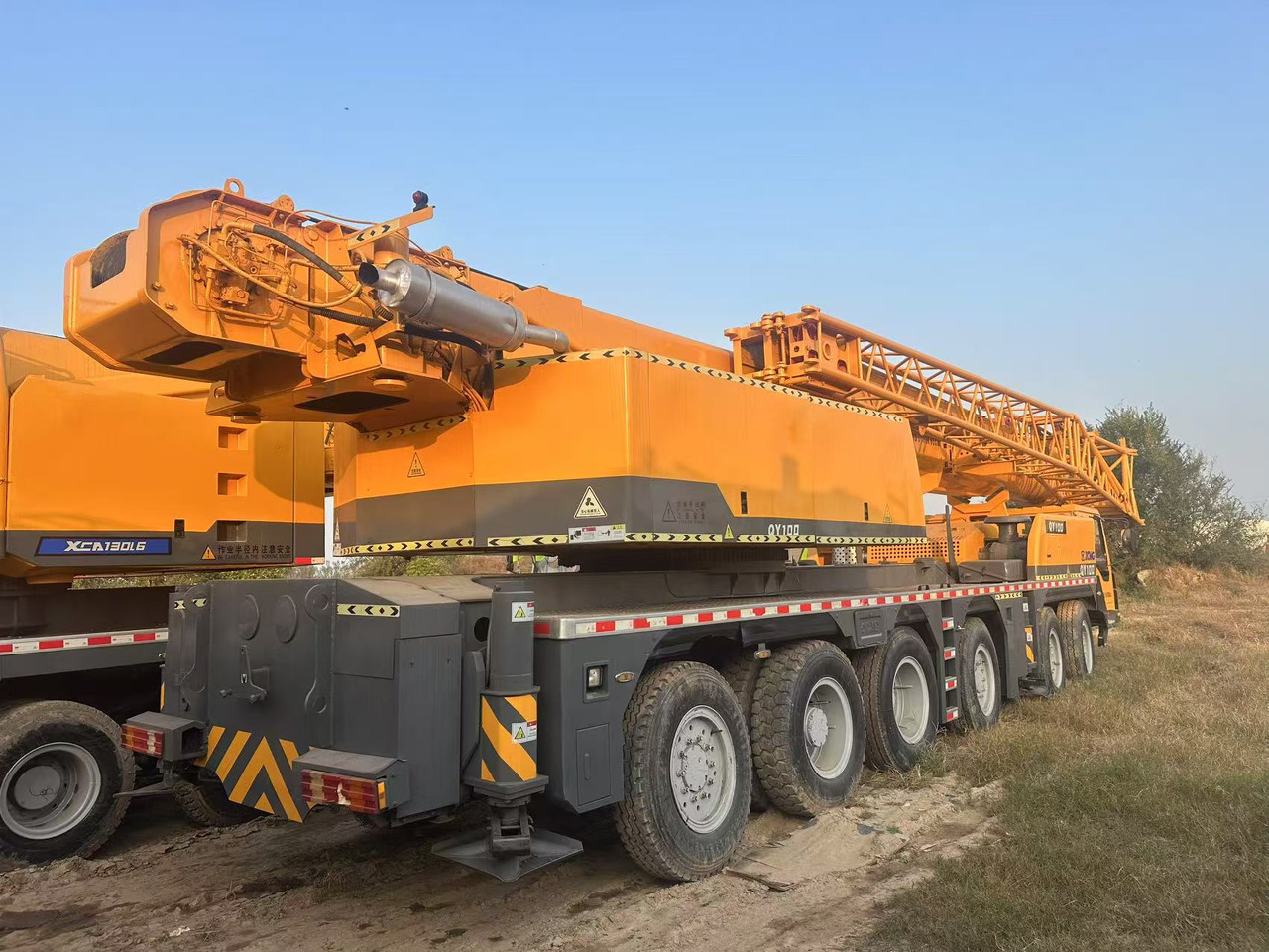XCMG Crane QY100 - Daru: 3 kép. XCMG Crane QY100 - Daru: 3 kép.