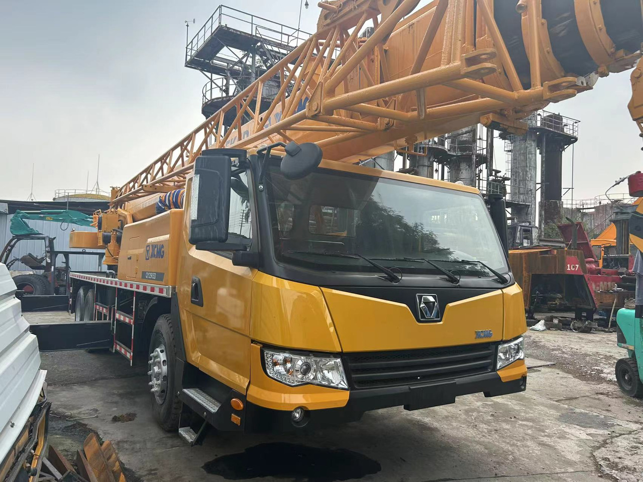Daru XCMG Crane QY25K: 10 kép.