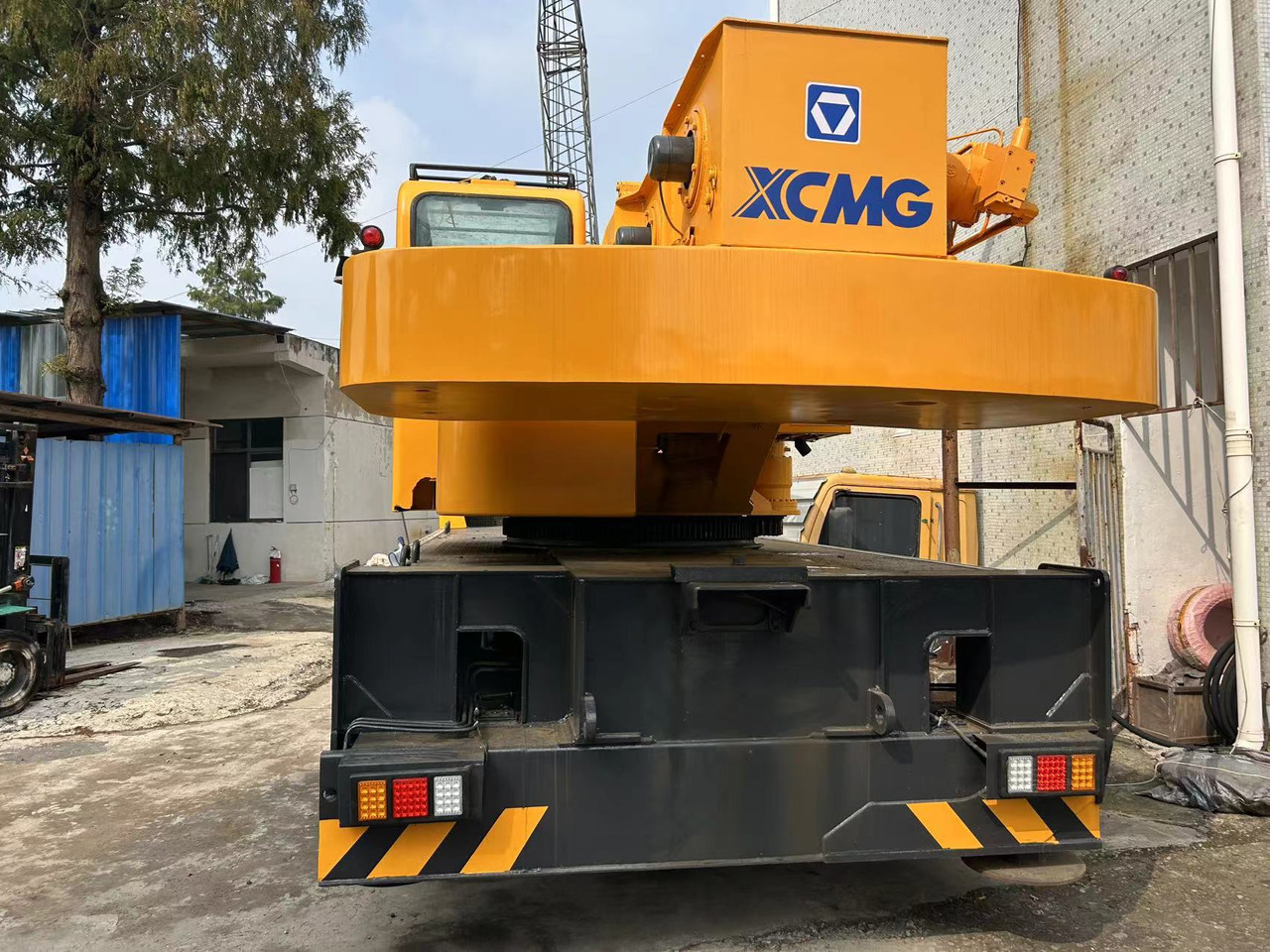 Daru XCMG Crane QY25K: 11 kép.