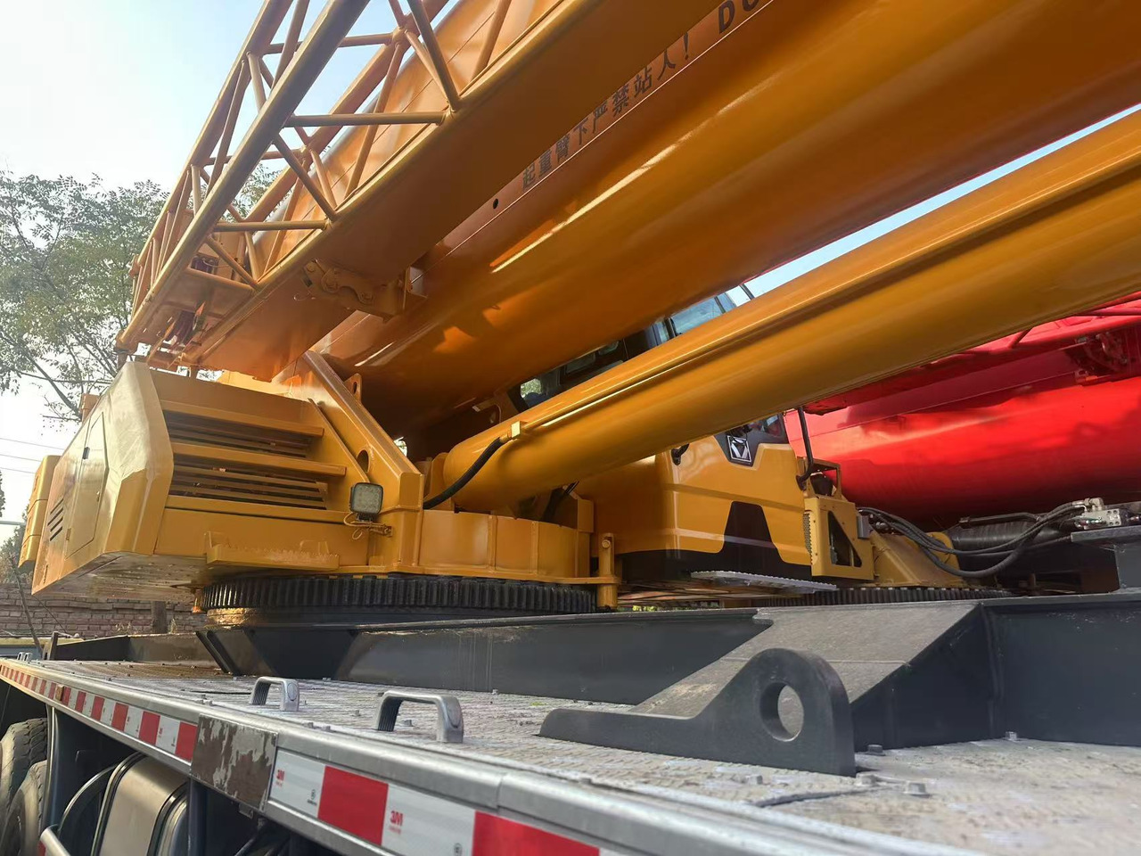 XCMG Crane QY85K CLICK HERE FOR DISCOUNT - Daru: 2 kép. XCMG Crane QY85K CLICK HERE FOR DISCOUNT - Daru: 2 kép.