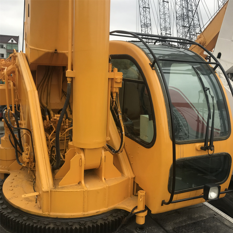 XCMG QY70 Crane - Daru: 3 kép. XCMG QY70 Crane - Daru: 3 kép.