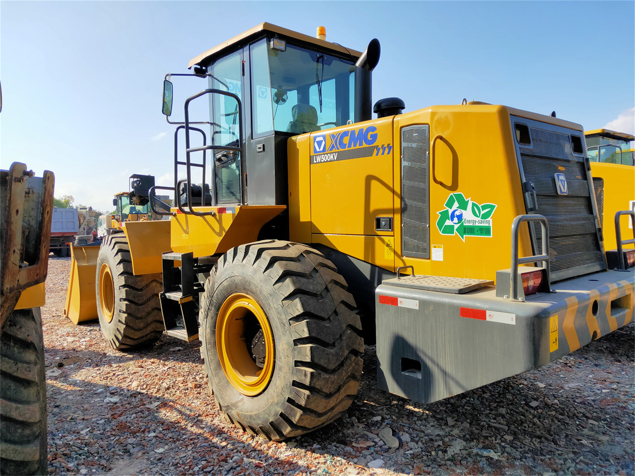 XCMG Wheel Loader LW500KV Click Here for Discount - Gumikerekes homlokrakodó: 1 kép. XCMG Wheel Loader LW500KV Click Here for Discount - Gumikerekes homlokrakodó: 1 kép.
