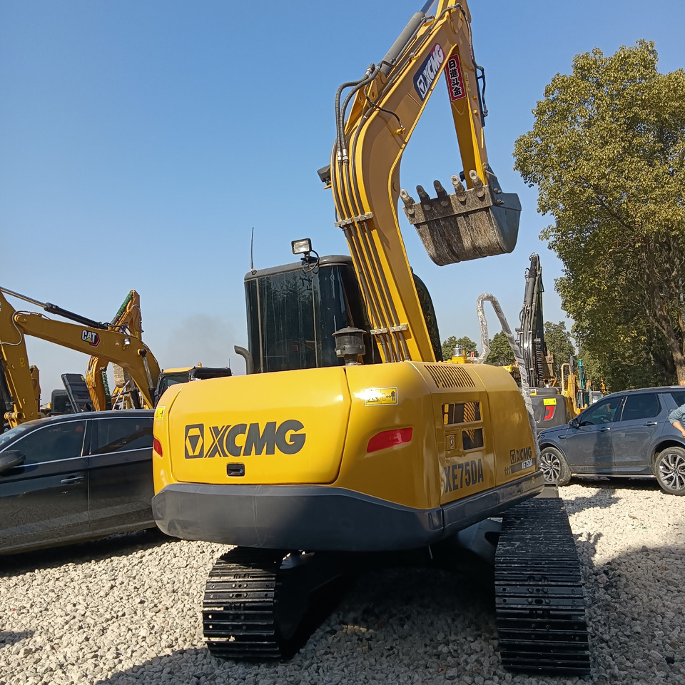 XCMG XE75DA - Lánctalpas kotró: 2 kép. XCMG XE75DA - Lánctalpas kotró: 2 kép.