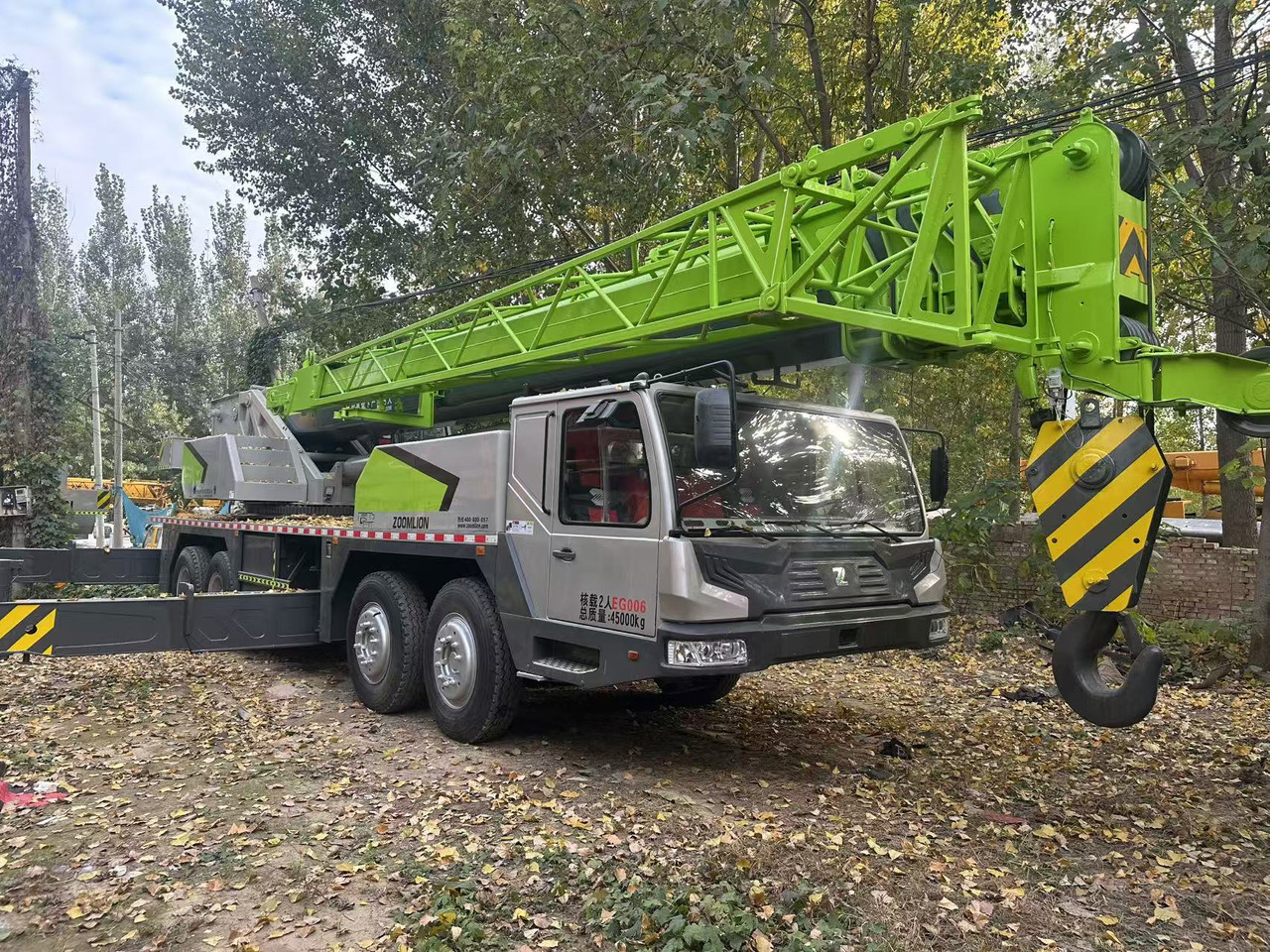 ZOOMLION Crane ZTC700V - Daru: 1 kép. ZOOMLION Crane ZTC700V - Daru: 1 kép.