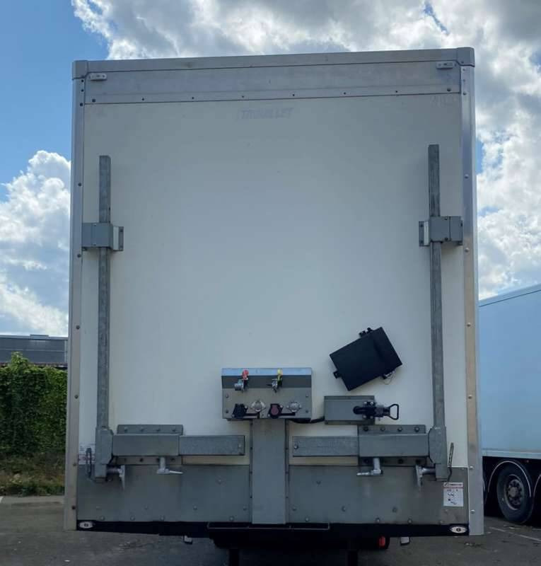 Semi-remorque 1 Essieu DISTRIBOX HAYON 24 PALETTES 2 PORTES AR 2M80 - Félpótkocsi dobozos: 2 kép. Semi-remorque 1 Essieu DISTRIBOX HAYON 24 PALETTES 2 PORTES AR 2M80 - Félpótkocsi dobozos: 2 kép.