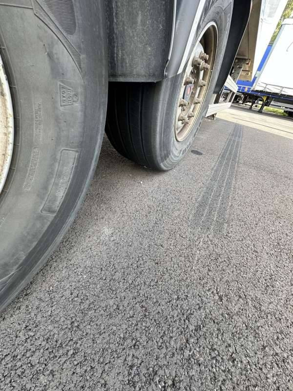 Félpótkocsi hűtős Semi-remorque 3 Essieux 38 TONNES CAISSE LAMBERET GROUPE CARRIER VECTOR 1550: 13 kép. Félpótkocsi hűtős Semi-remorque 3 Essieux 38 TONNES CAISSE LAMBERET GROUPE CARRIER VECTOR 1550: 13 kép.