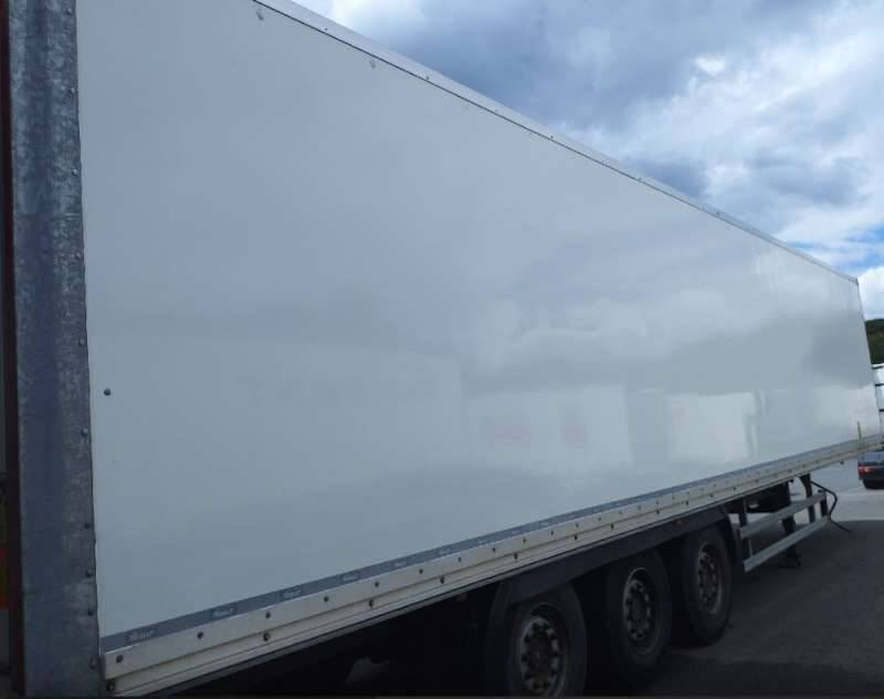 Semi-remorque 3 Essieux SEMI RECONDITONNEE -38 TONNES PORTE RELEVANTE - Félpótkocsi dobozos: 2 kép. Semi-remorque 3 Essieux SEMI RECONDITONNEE -38 TONNES PORTE RELEVANTE - Félpótkocsi dobozos: 2 kép.