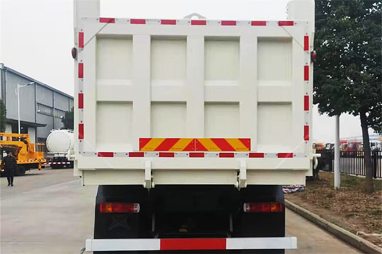 FOTON Dump Truck Foton 6x4 Truck for Sale in Mali - Billenőplatós teherautó: 4 kép. FOTON Dump Truck Foton 6x4 Truck for Sale in Mali - Billenőplatós teherautó: 4 kép.