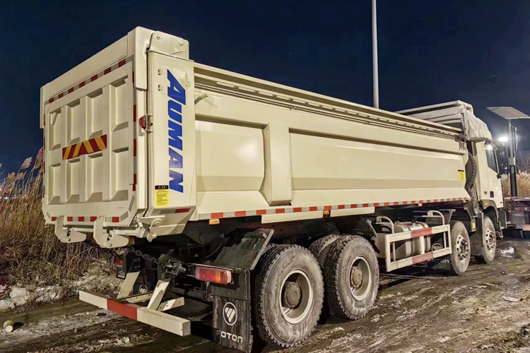FOTON Foton Auman Dump Truck for Sale in Zambia - Billenőplatós teherautó: 3 kép. FOTON Foton Auman Dump Truck for Sale in Zambia - Billenőplatós teherautó: 3 kép.