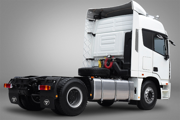 FOTON Foton 6 Wheeler Truck Head for Sale in Tanzania - Nyergesvontató: 3 kép. FOTON Foton 6 Wheeler Truck Head for Sale in Tanzania - Nyergesvontató: 3 kép.